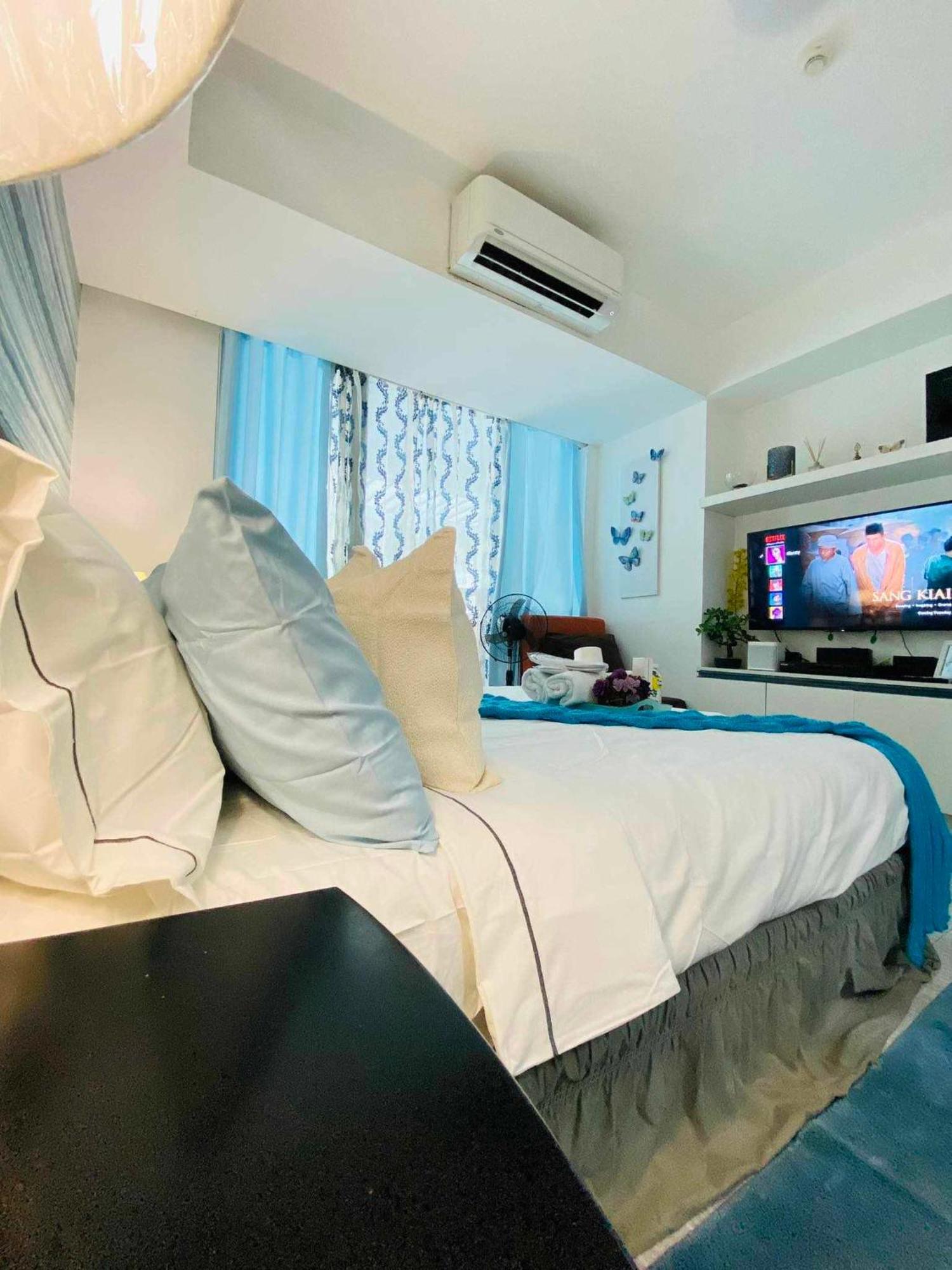 Manila Urban Resort at Azure Exterior foto