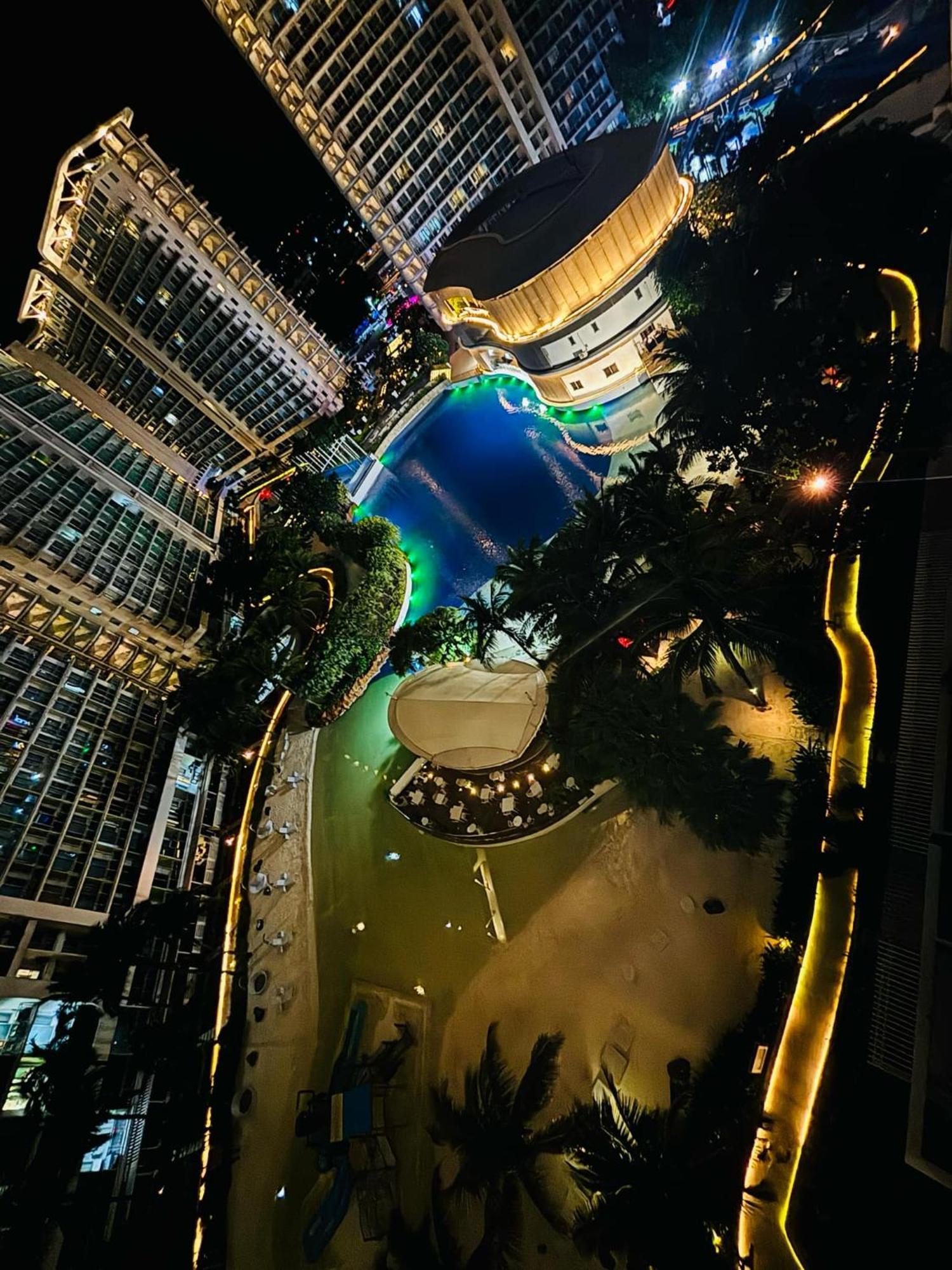 Manila Urban Resort at Azure Exterior foto